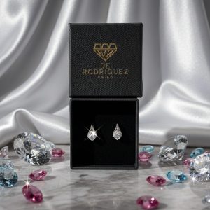 Pendiente clásico con circonitas en forma de lágrima y cierre a presión