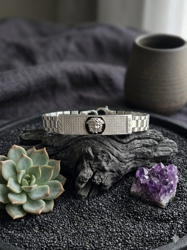 Pulsera de Plata Estilo Reloj con Circonitas y Medusa – Diseño Negro Esmaltado (Estilo Versace)