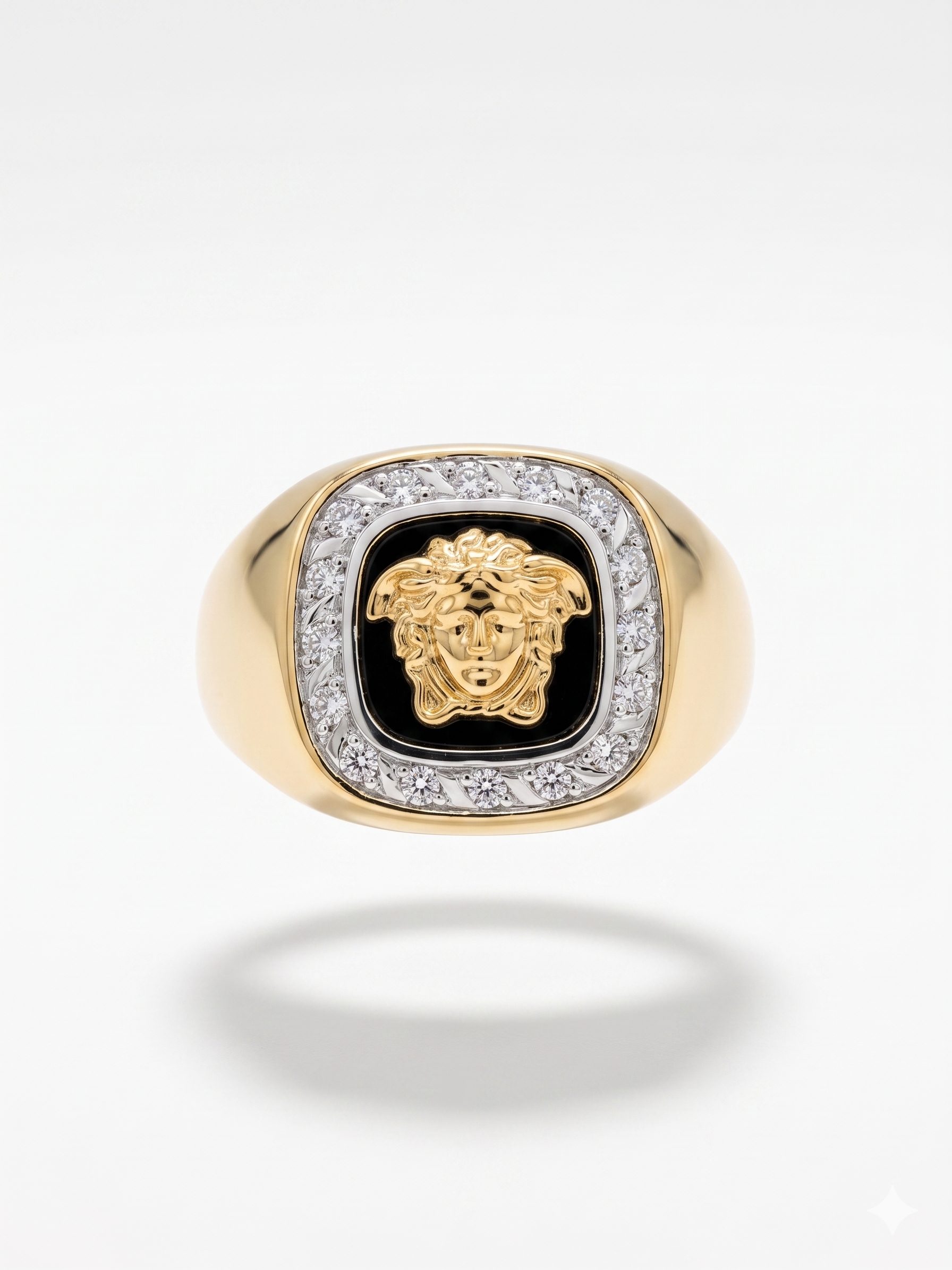 Anillo Sello Cuadrado Cara Medusa con Circonitas y Esmalte Negro | Talla 27