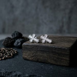 Pendientes Cruz de Plata con Circonitas Baguette y Circonitas Redondas