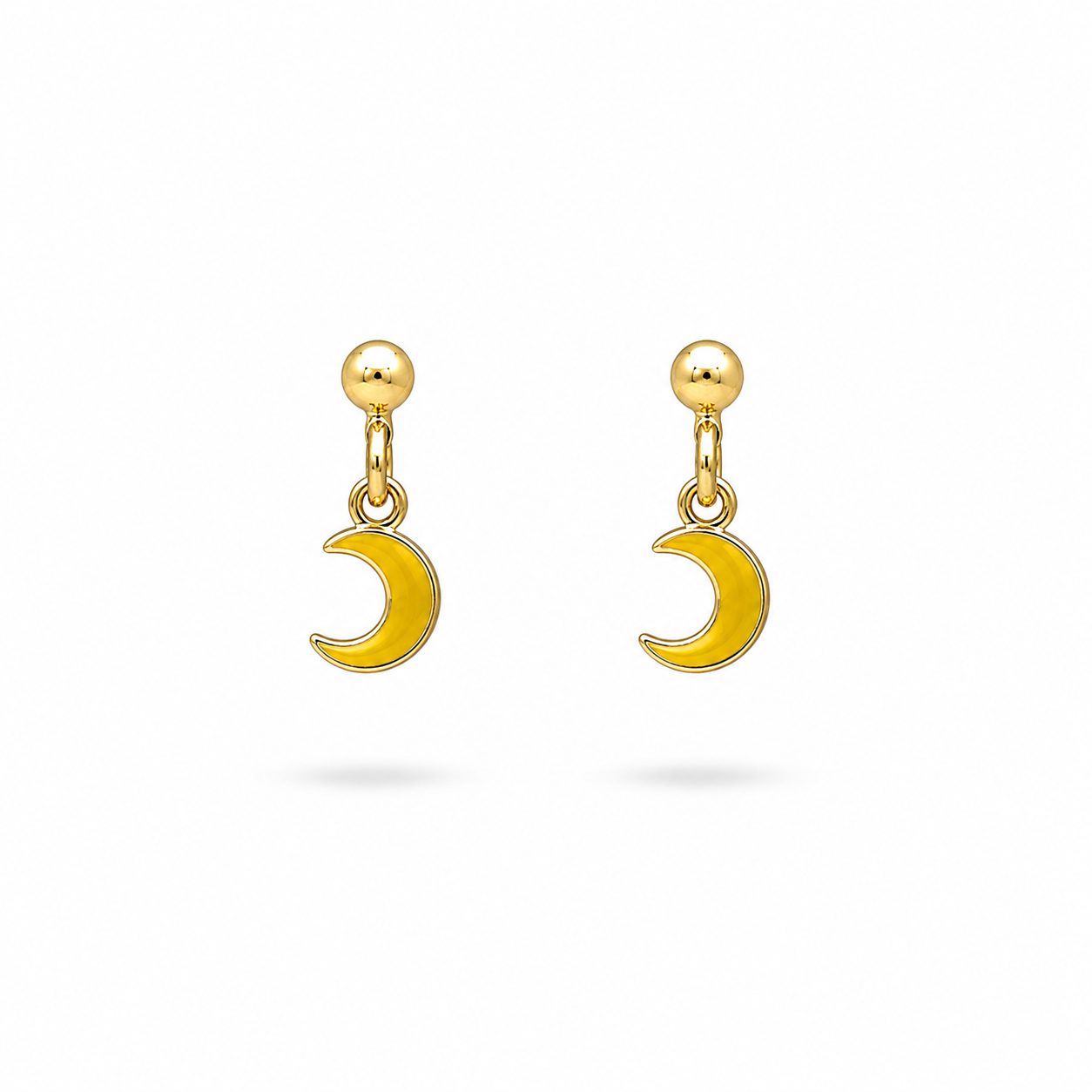 Pendientes de Plata Chapada en Oro con Lunas Colgantes Esmaltadas en Amarillo