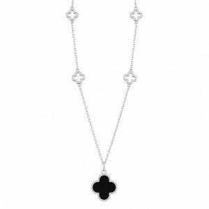 Collar Rolo de Plata con Motivos Florales Calados y Detalle de Ónix