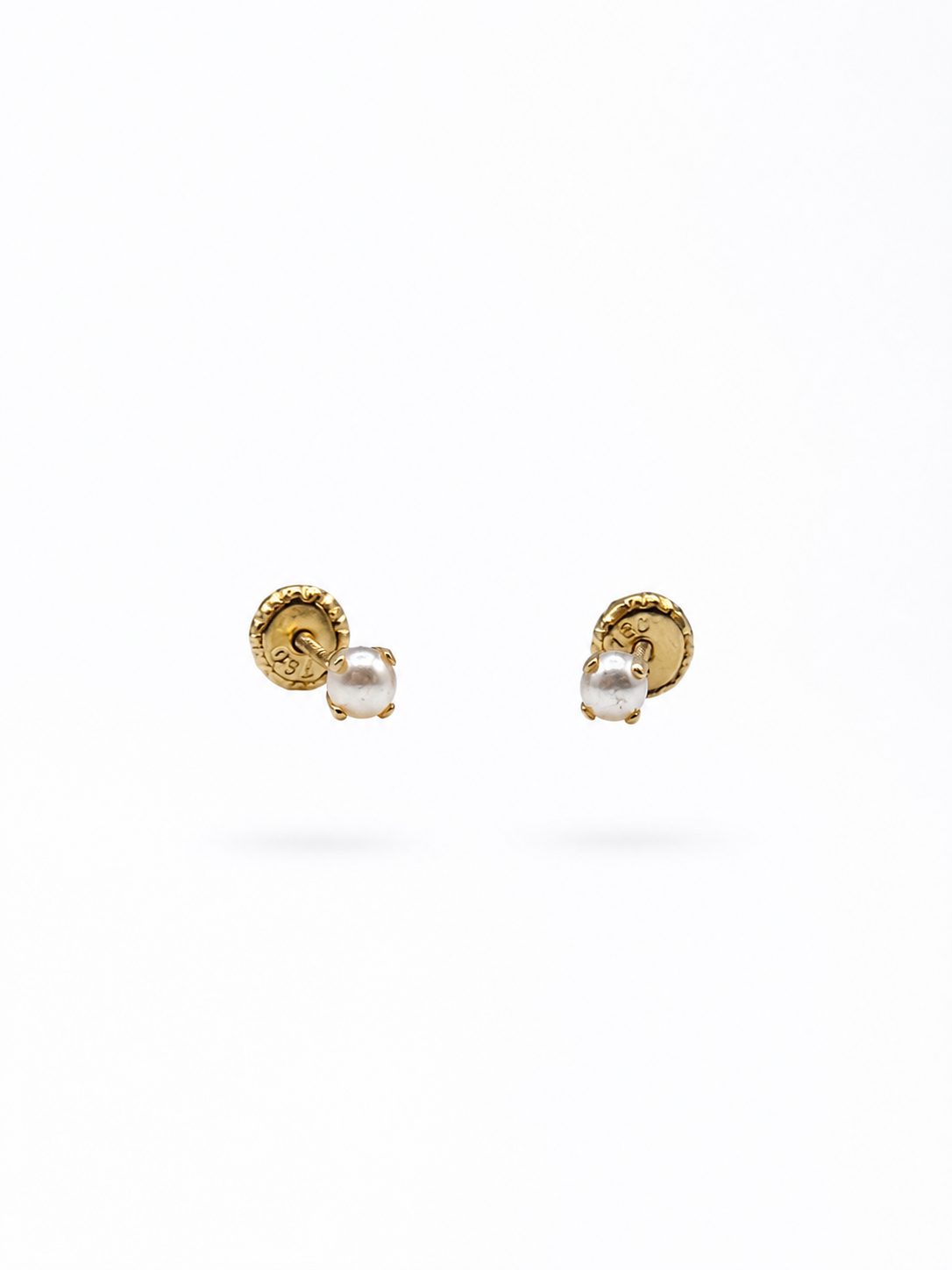 Pendientes Bebé Bolita Perla en Oro 18K | Delicadeza y Elegancia Atemporal