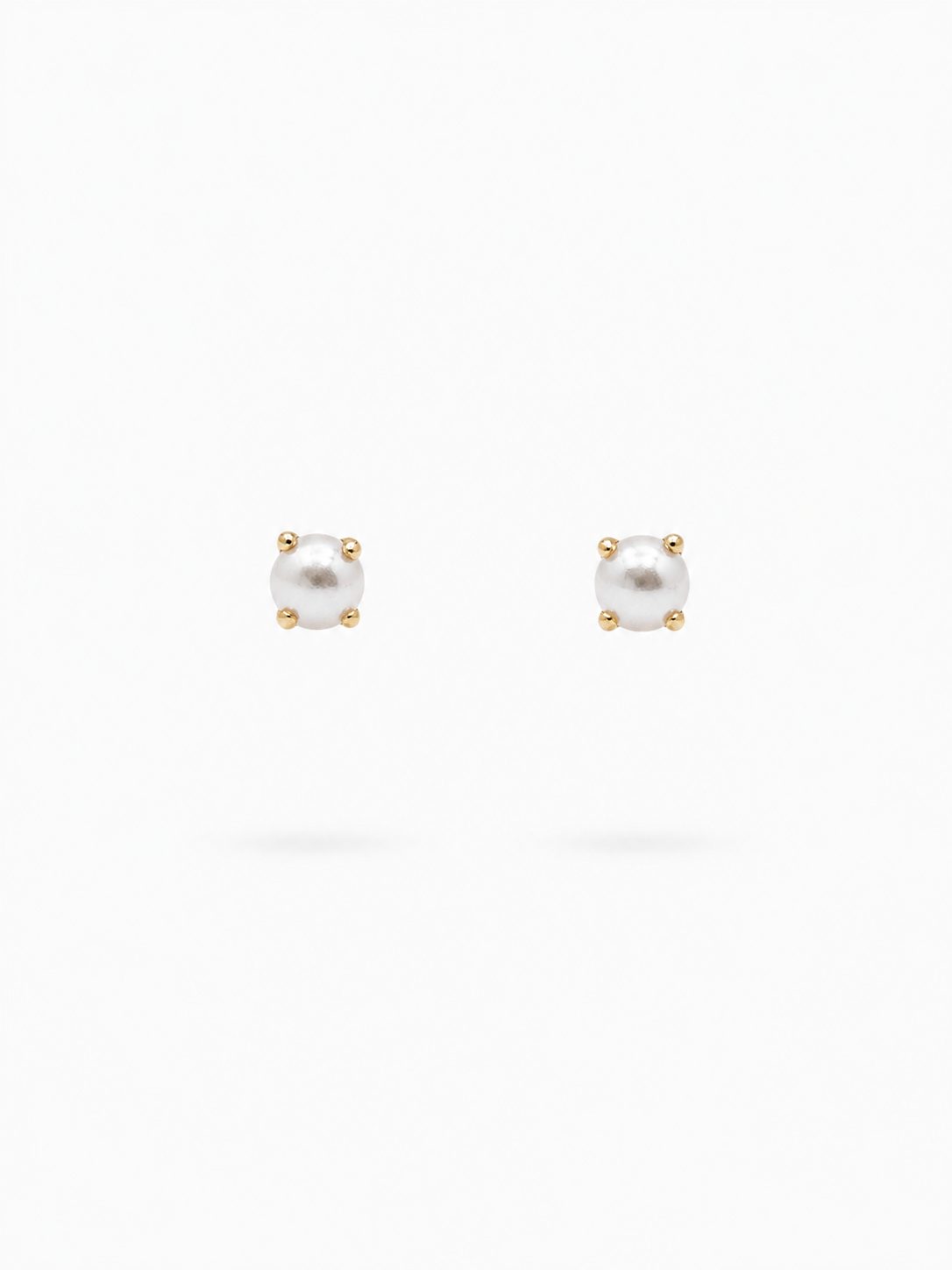 Pendientes Bebé Bolita Perla en Oro 18K | Delicadeza y Elegancia Atemporal