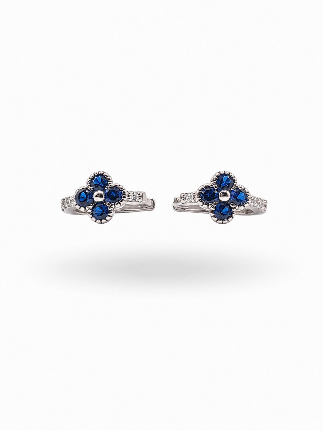 Pendientes Aro de Plata con Circonitas y Flor Azul