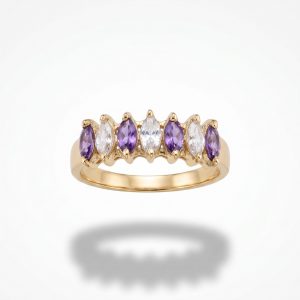 Anillo con Circonitas Alternas Blancas y Lilas en Oro 18K | Talla 14 | 1,55 g