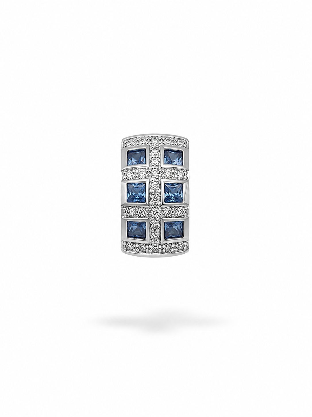 Colgante Rectangular Ovalado de Oro Blanco de 18K con Circonitas Blancas y Azules