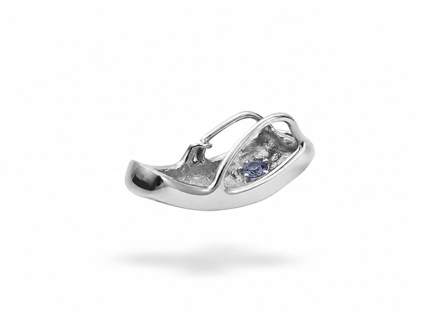 Colgante Rectangular Ovalado de Oro Blanco de 18K con Circonitas Blancas y Azules