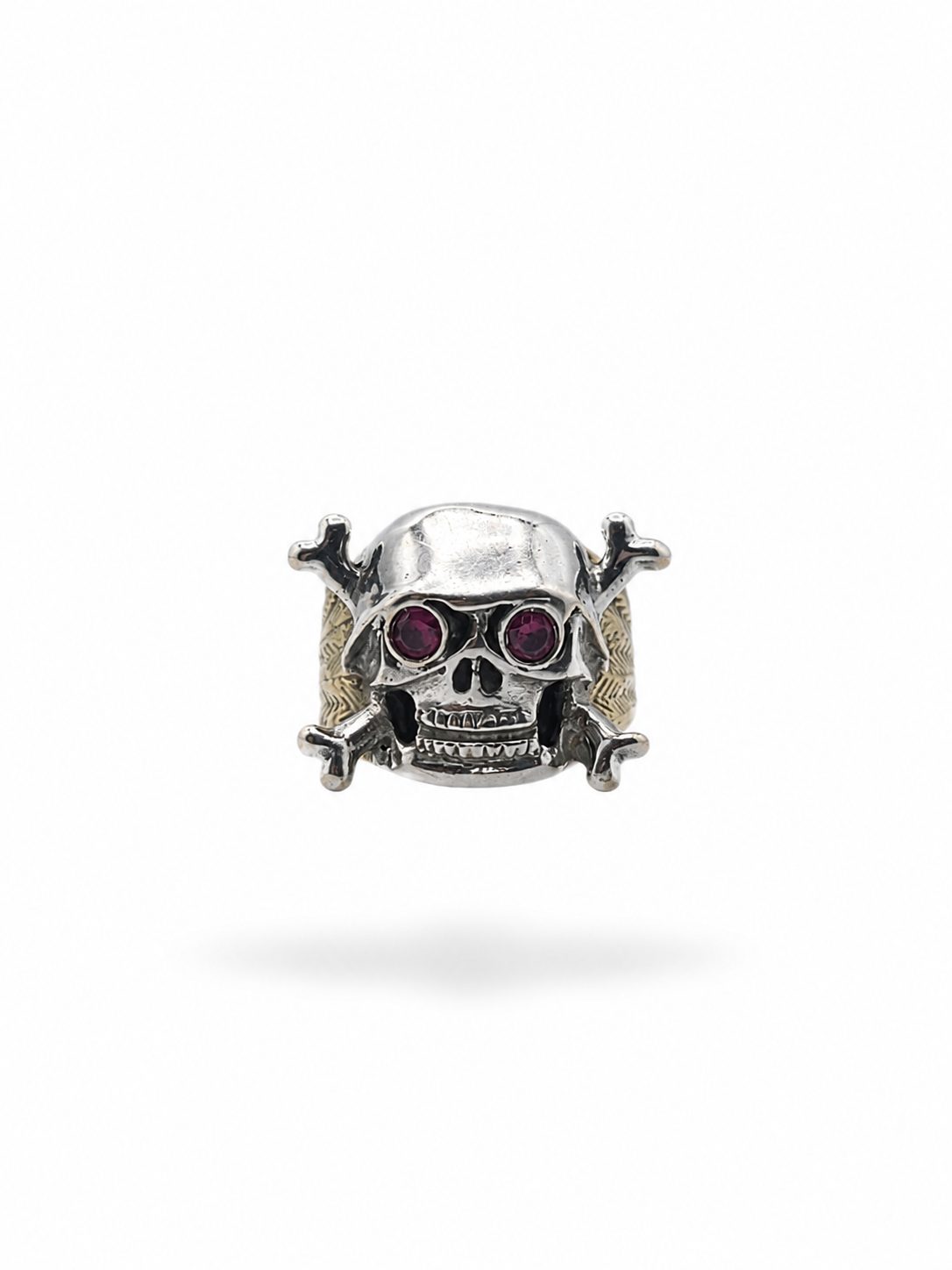 Anillo Bicolor de Calavera con Ojos de Rubí en Oro de 18K – Talla 20