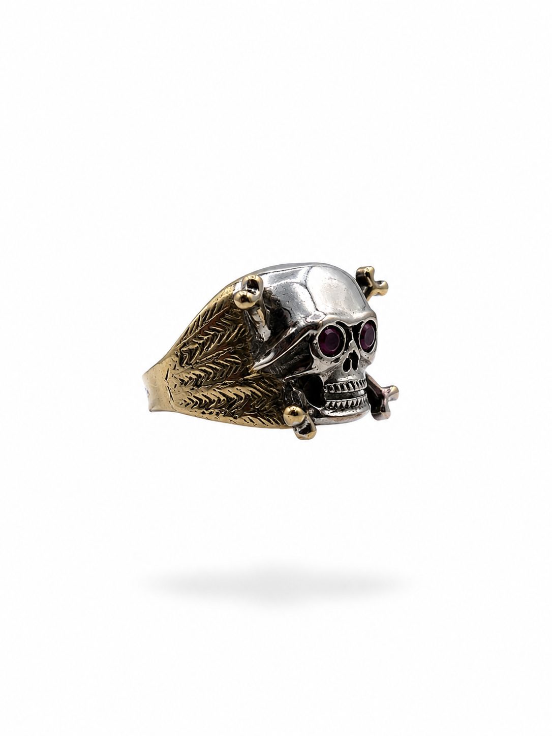 Anillo Bicolor de Calavera con Ojos de Rubí en Oro de 18K – Talla 20