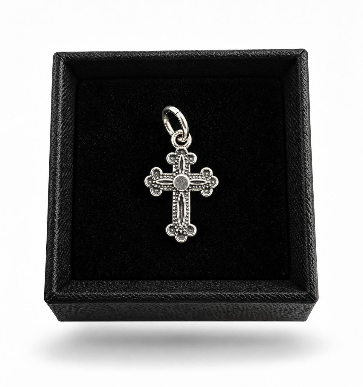 Colgante de cruz trilobulada grabada en plata de ley 925 – 1,15 g